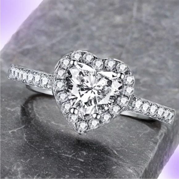 💜 HALO HEART CZ RING IN STERLING SILVER NIB WOMEN’S SIZE 9 💜 - Picture 4 of 9